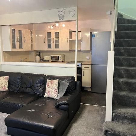 London 1 Bed Cosy House Apartman Norwood Kültér fotó