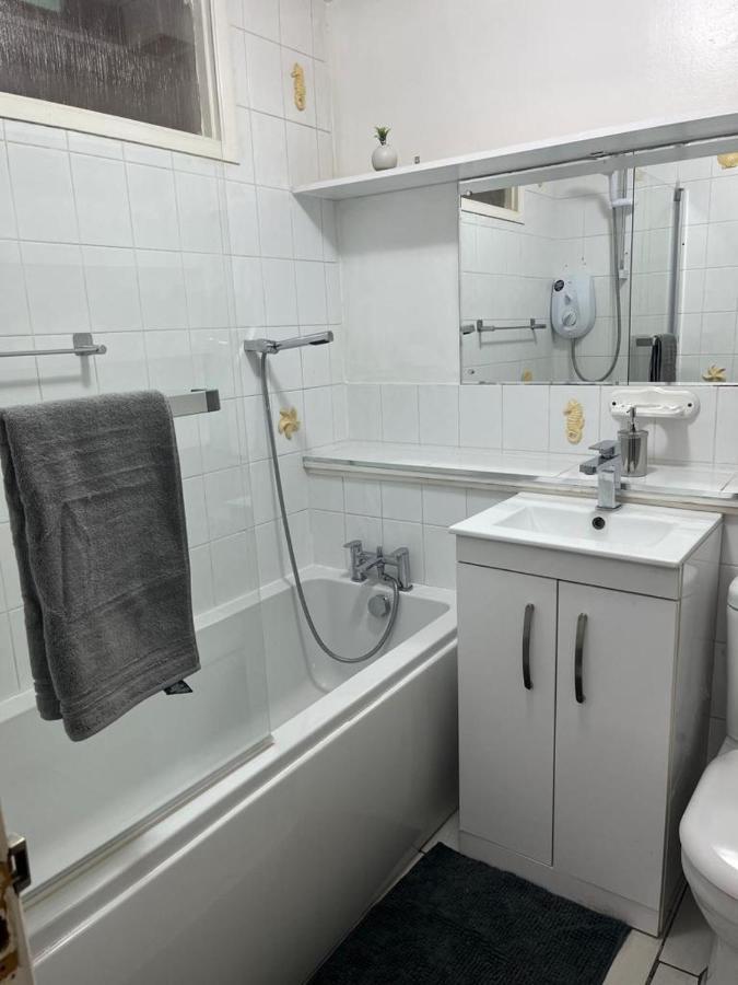London 1 Bed Cosy House Apartman Norwood Kültér fotó